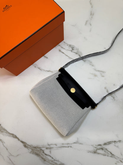 HERMES Mini Herbag 熊貓色 金扣 H Viking 帆布