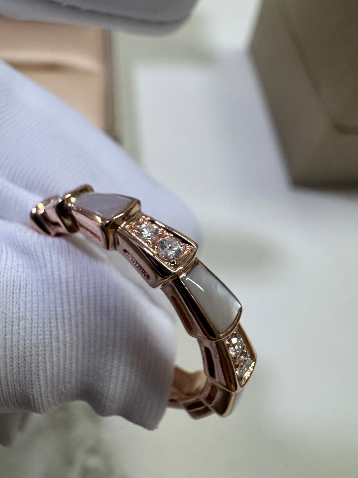 BVLGARI Serpenti 18K玫瑰金 貝母 鑽石戒指【真金真鑽】