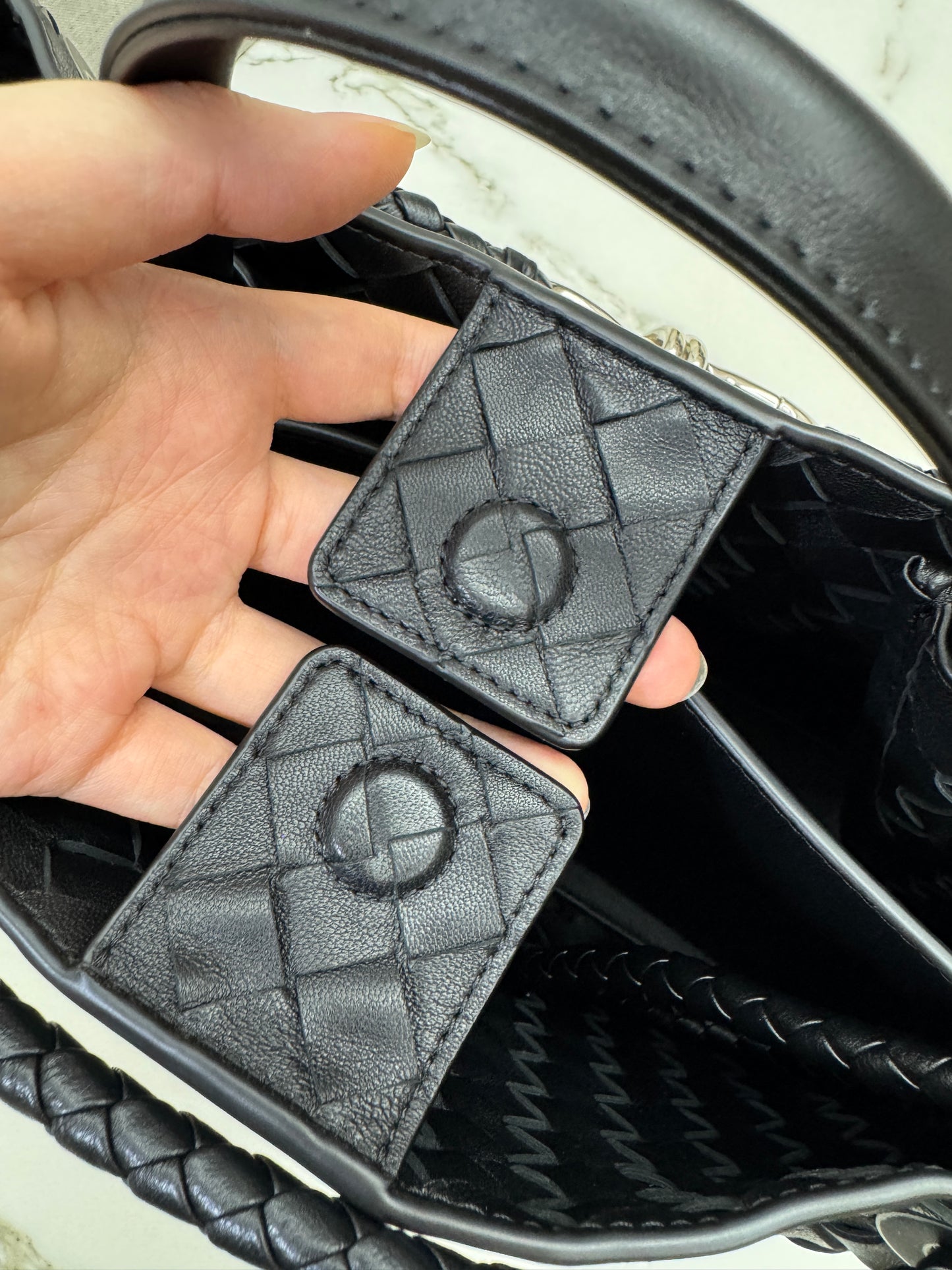 BV Andiamo Medium 黑銀