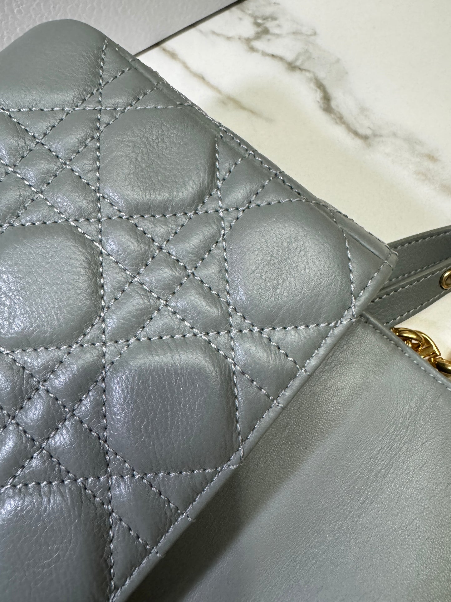 DIOR Caro 石灰色 小號