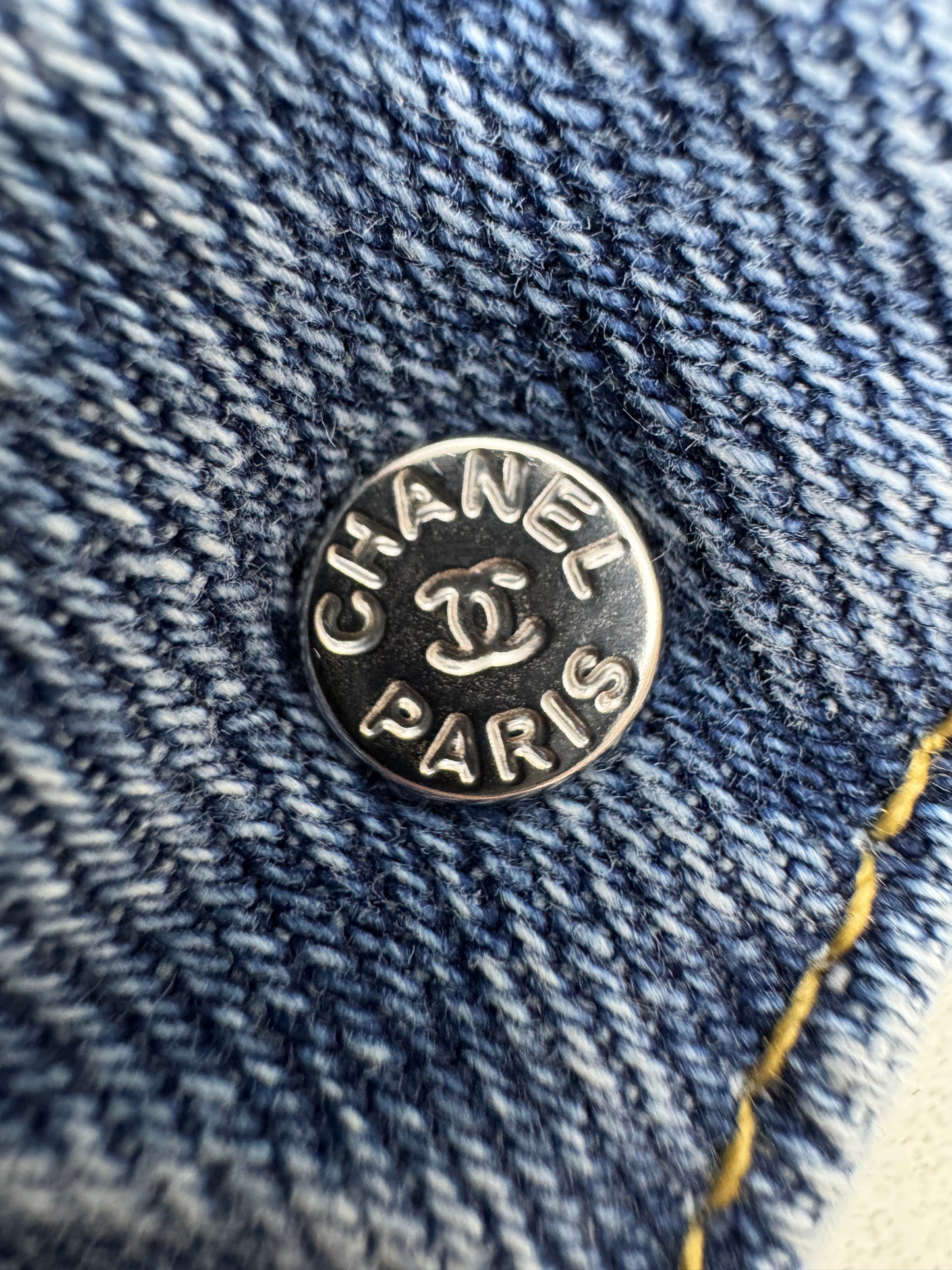 CHANEL 25M Coco Beach 牛仔短褲