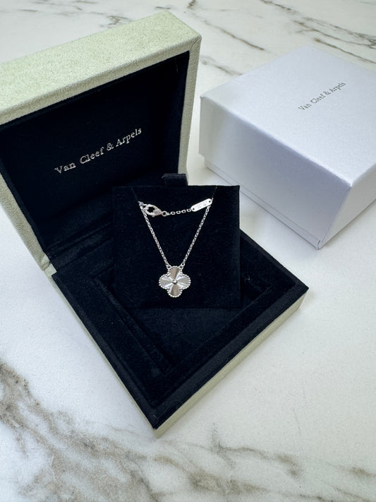 VCA Vintage Alhambra Necklace 鐳射白金色