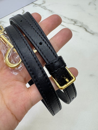 CELINE Soft Triomphe Half Moon 黑色