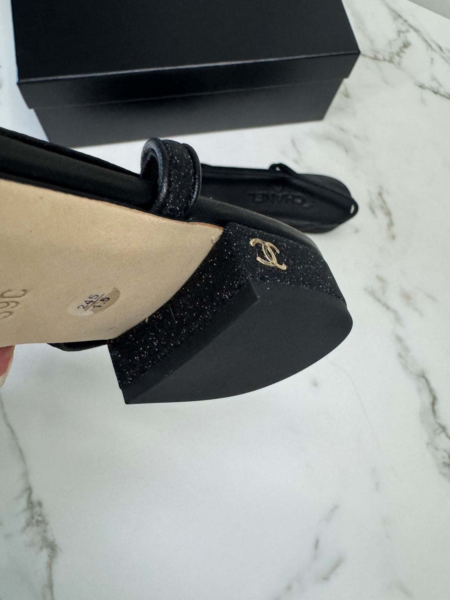 CHANEL 黑色細閃 Slingback