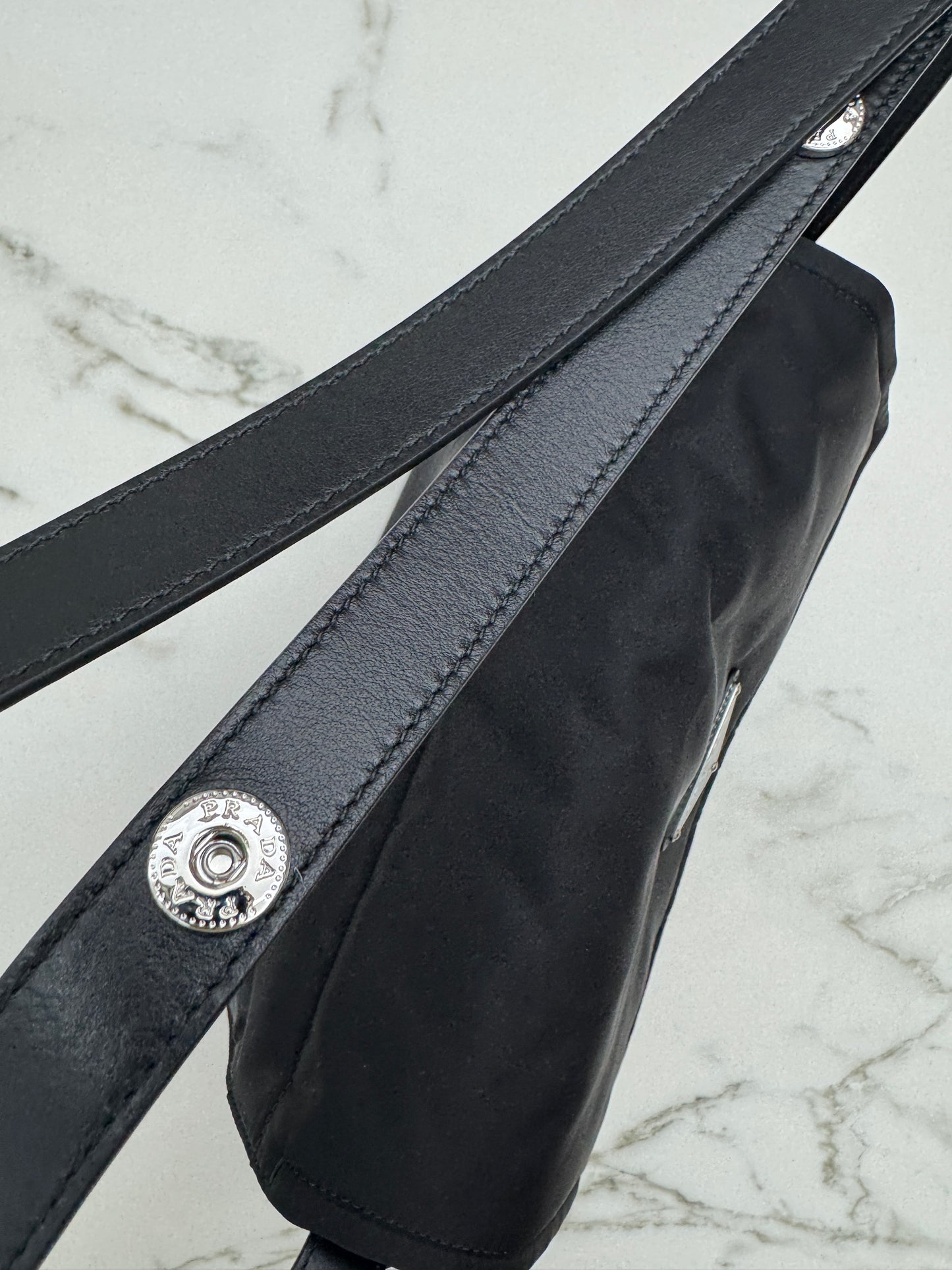 PRADA Cini 郵差包黑色 Medium