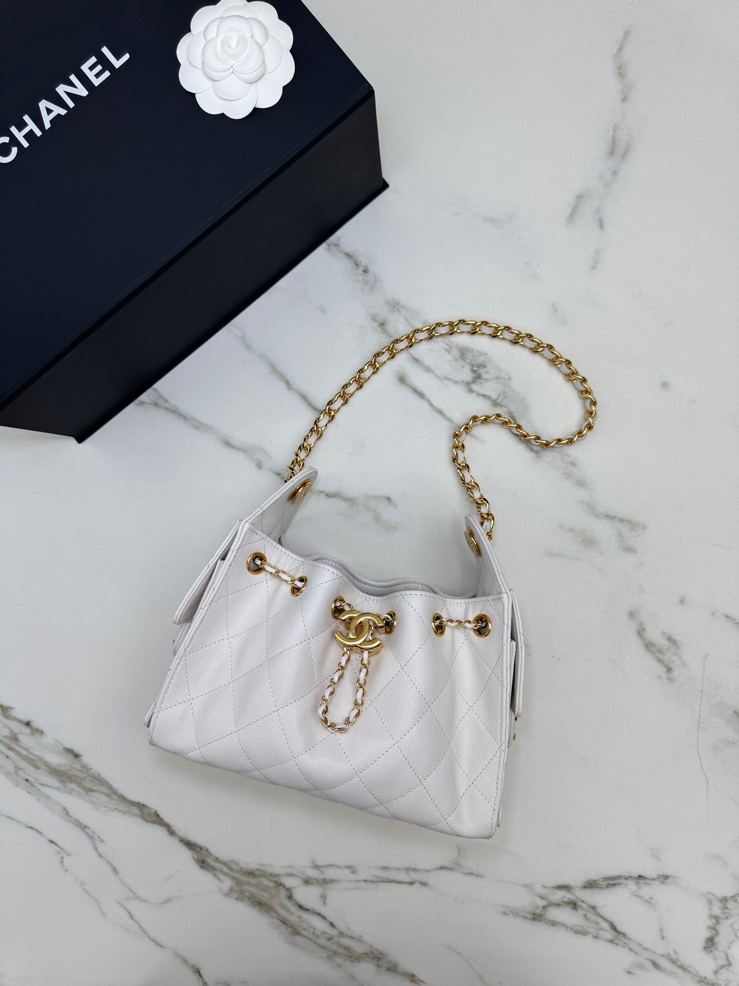 CHANEL Mini 25Bag 白色亮金扣