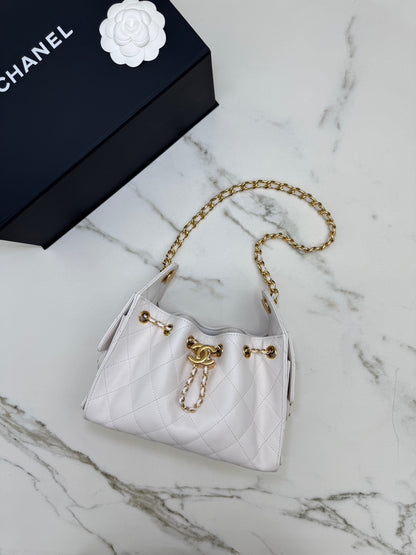 CHANEL Mini 25Bag 白色亮金扣