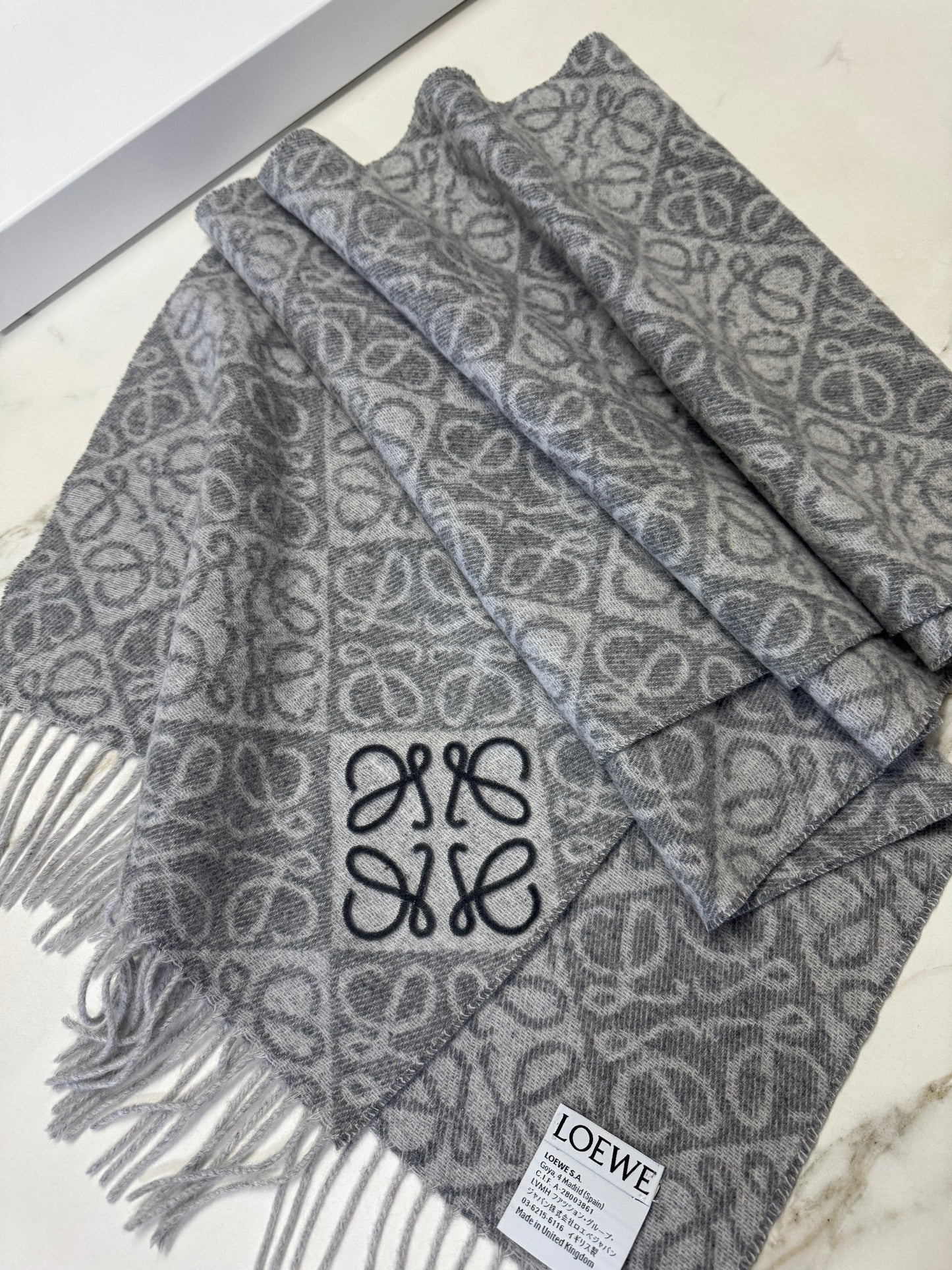 LOEWE Scarf 淺灰 3D Logo 180cm