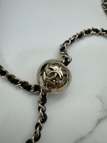 CHANEL 25K 亮面淺金球 Mini CF17 方胖子