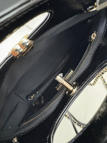 CHANEL Mini 31 Bag 油蠟羊皮（新版）