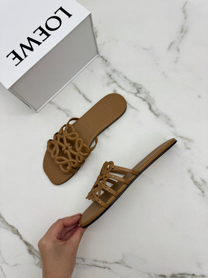 LOEWE Anagram Sandals 卡其棕