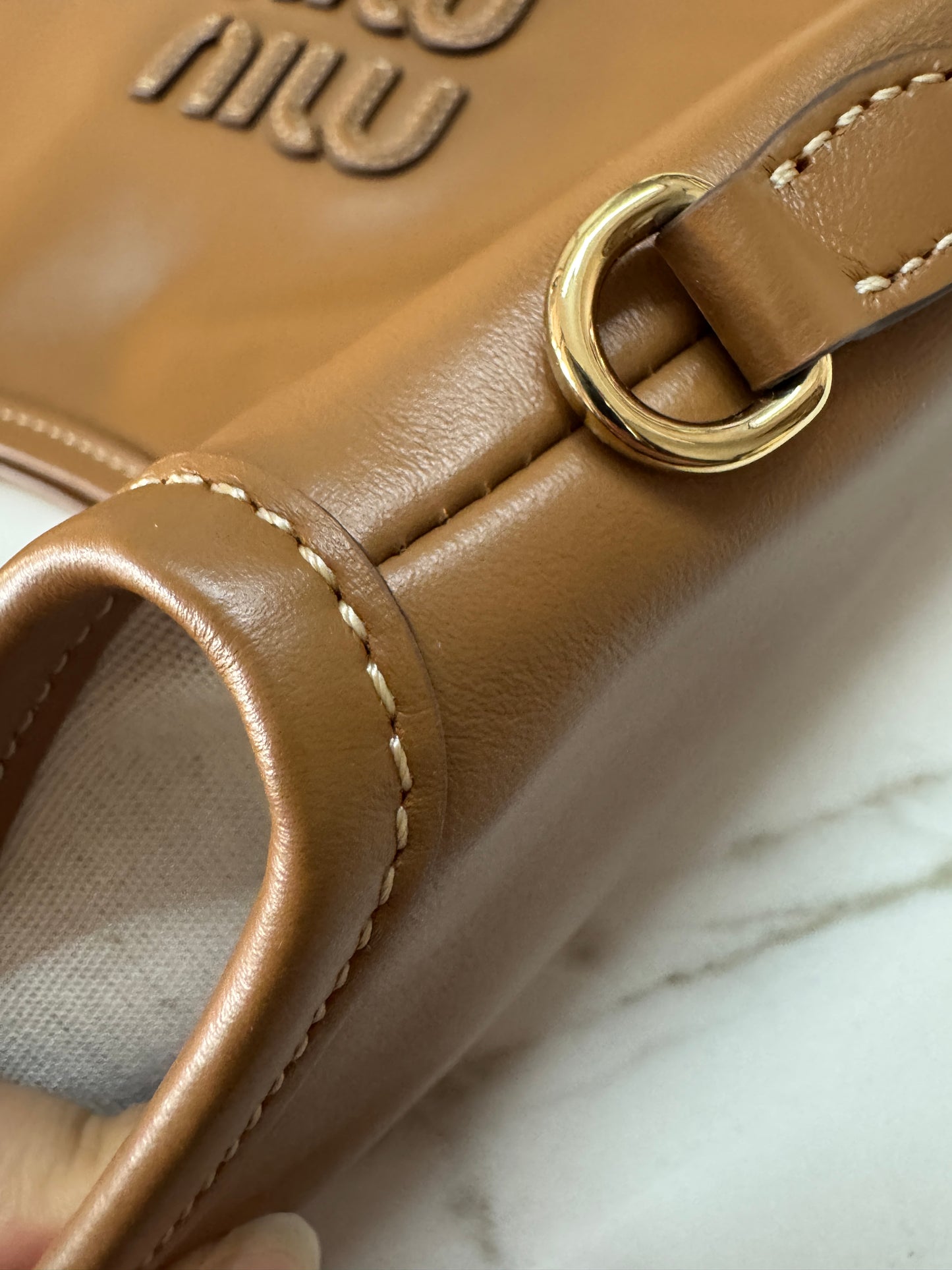 MIU MIU Ivy Tote Regular 淺棕色