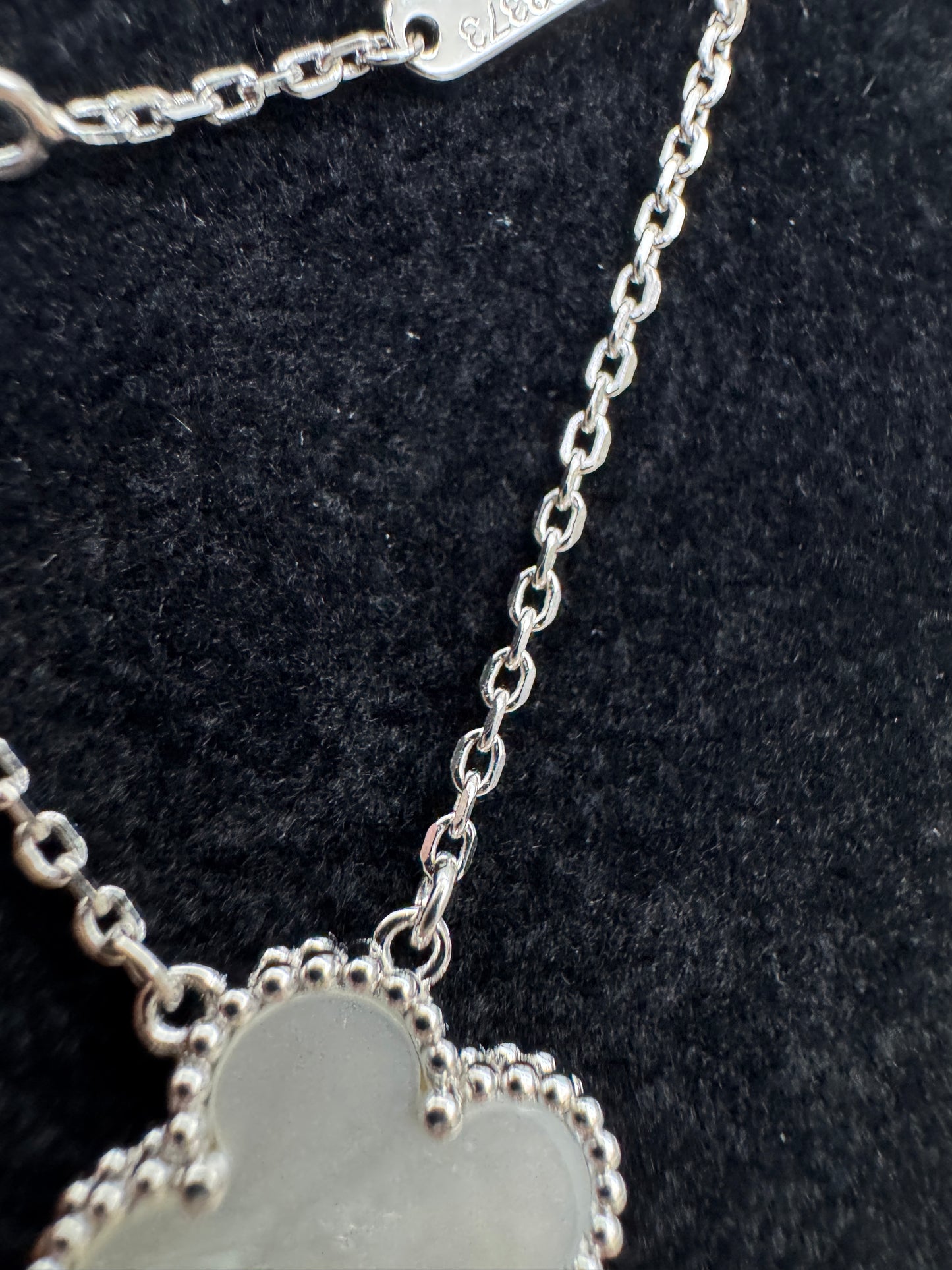 VCA Vintage Alhambra 白金色白貝母