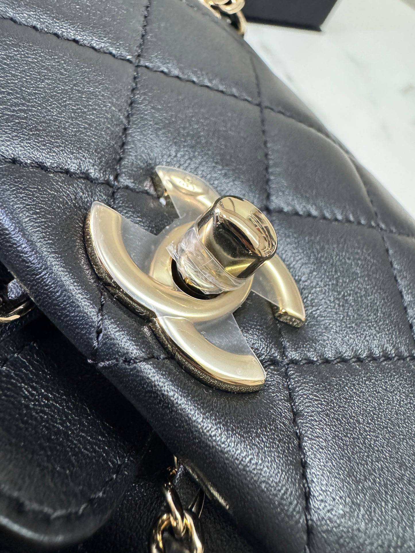 CHANEL Duma 胎牛皮 黑色 Small