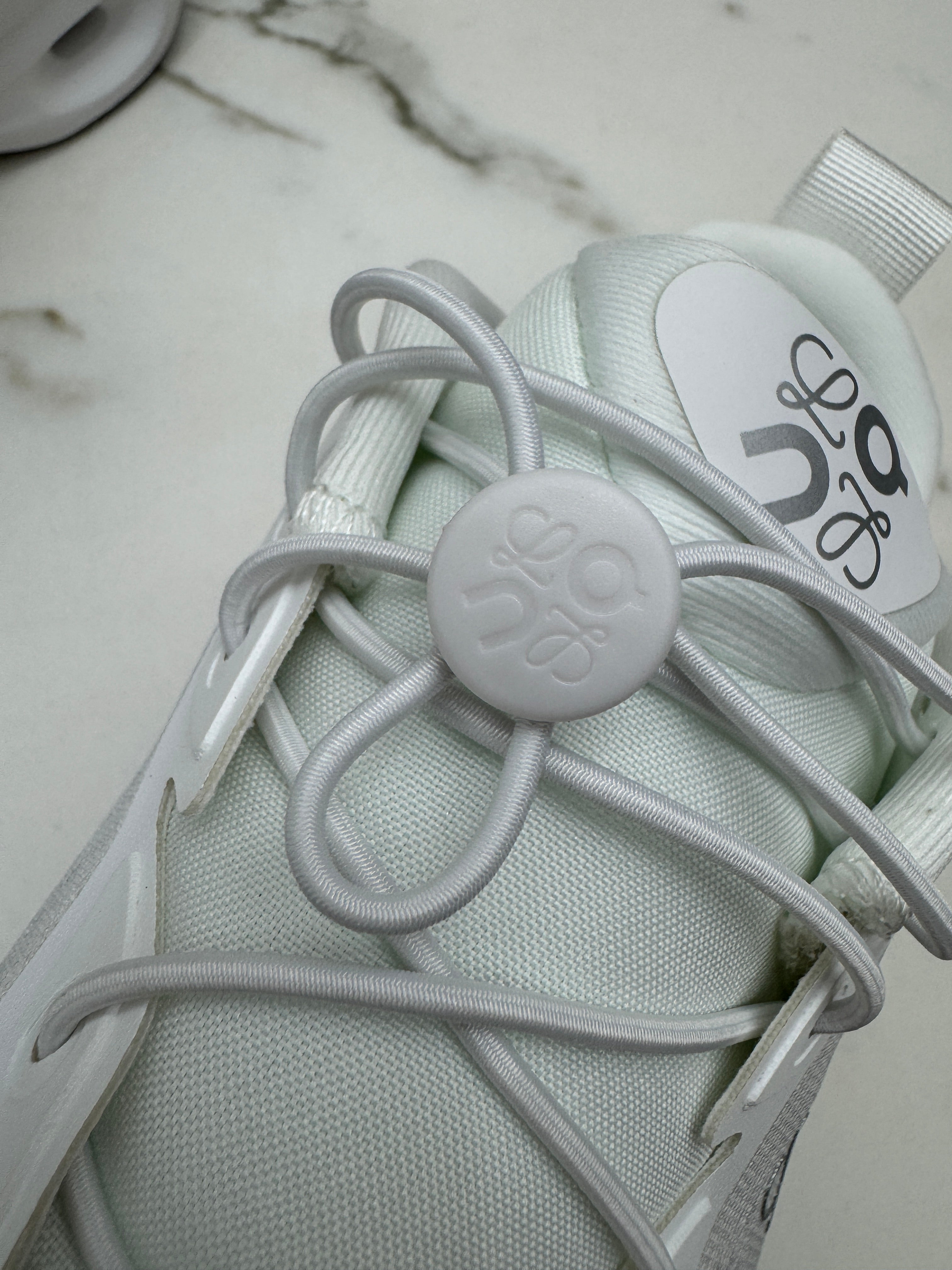 LOEWE X ON 8.0 Sneaker 白色– TQL（Top Quality Luxury)