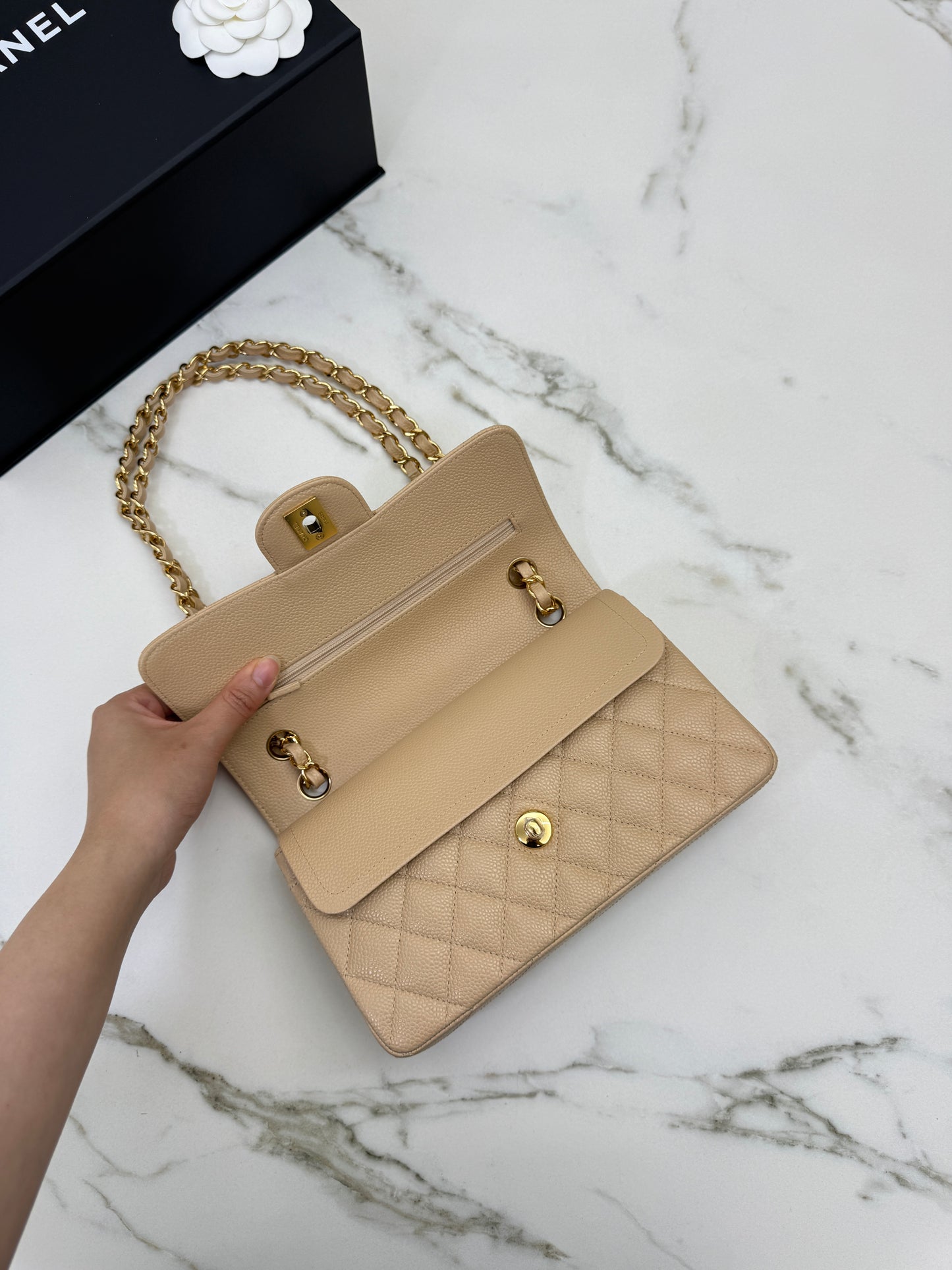 CHANEL CF23 Small 米杏色牛皮金扣 Beige Caviar Calfskin GHW