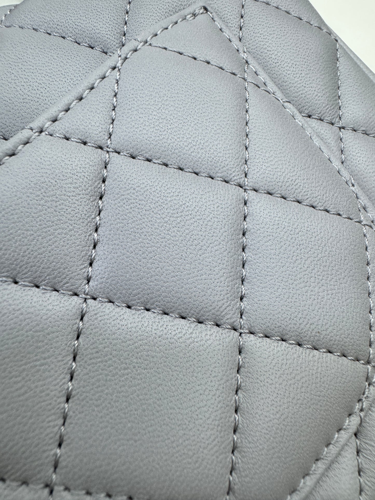 CHANEL Mini CF20 金球 淺灰色