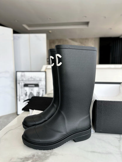 CHANEL 雨靴 🌟爆款 ￼
