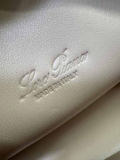LORO PIANA Extra Pocket 19 奶油蜂蜜色 Creamed Honey