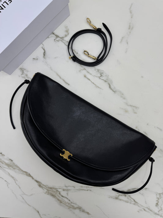 CELINE Soft Triomphe Half Moon 黑色