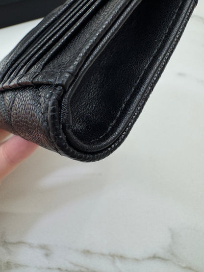 CHANEL L型拉鏈卡包 雕刻菱格扣