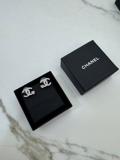 CHANEL 25P 粉色小愛心耳夾