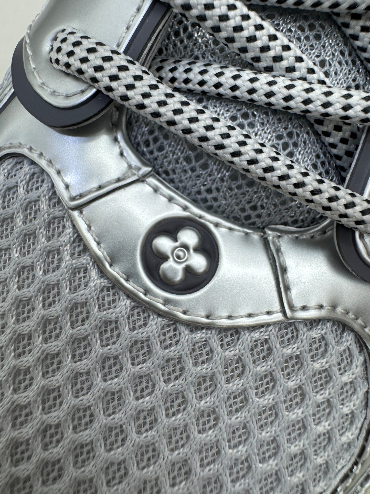 LV Olympia Sneaker 銀色運動鞋