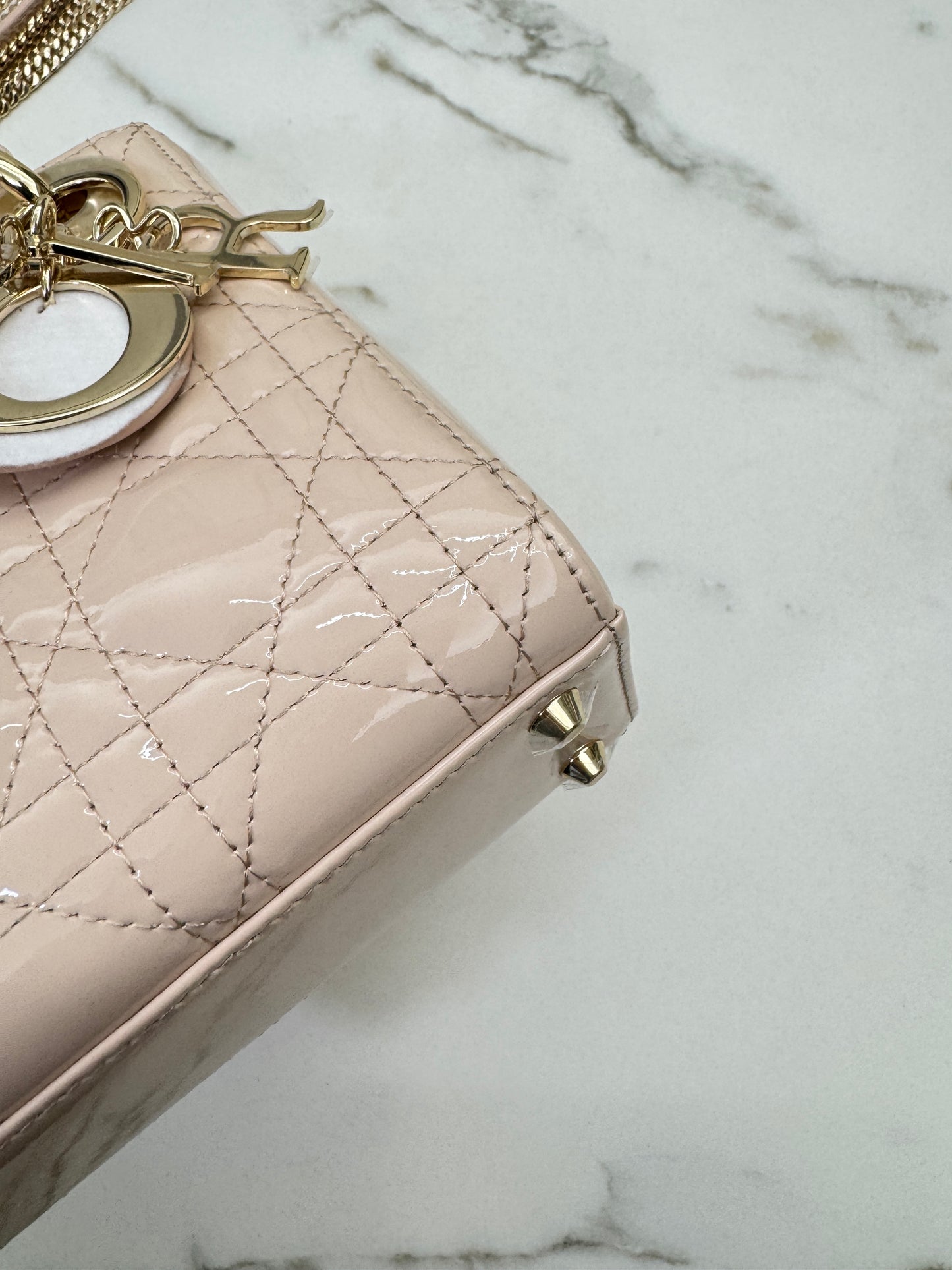 DIOR Mini Lady Dior Powder Beige 漆皮胭脂米 Shiny Calfskin