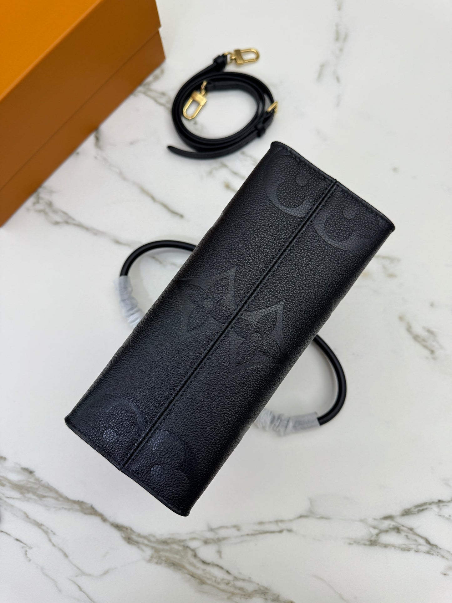 LV Onthego PM 黑色全皮