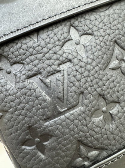 LV Steamer PM Ultra Black