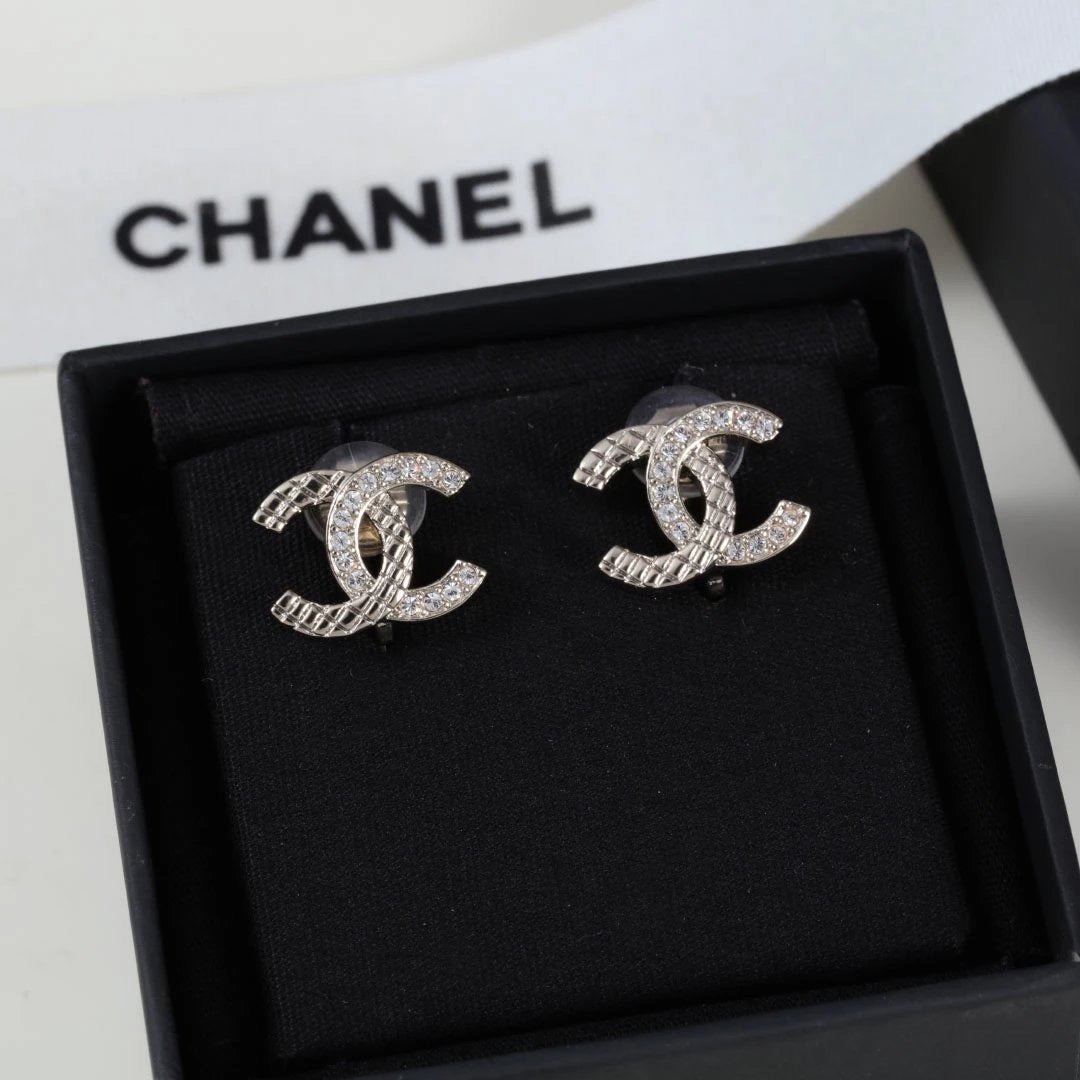 CHANEL 耳夾款