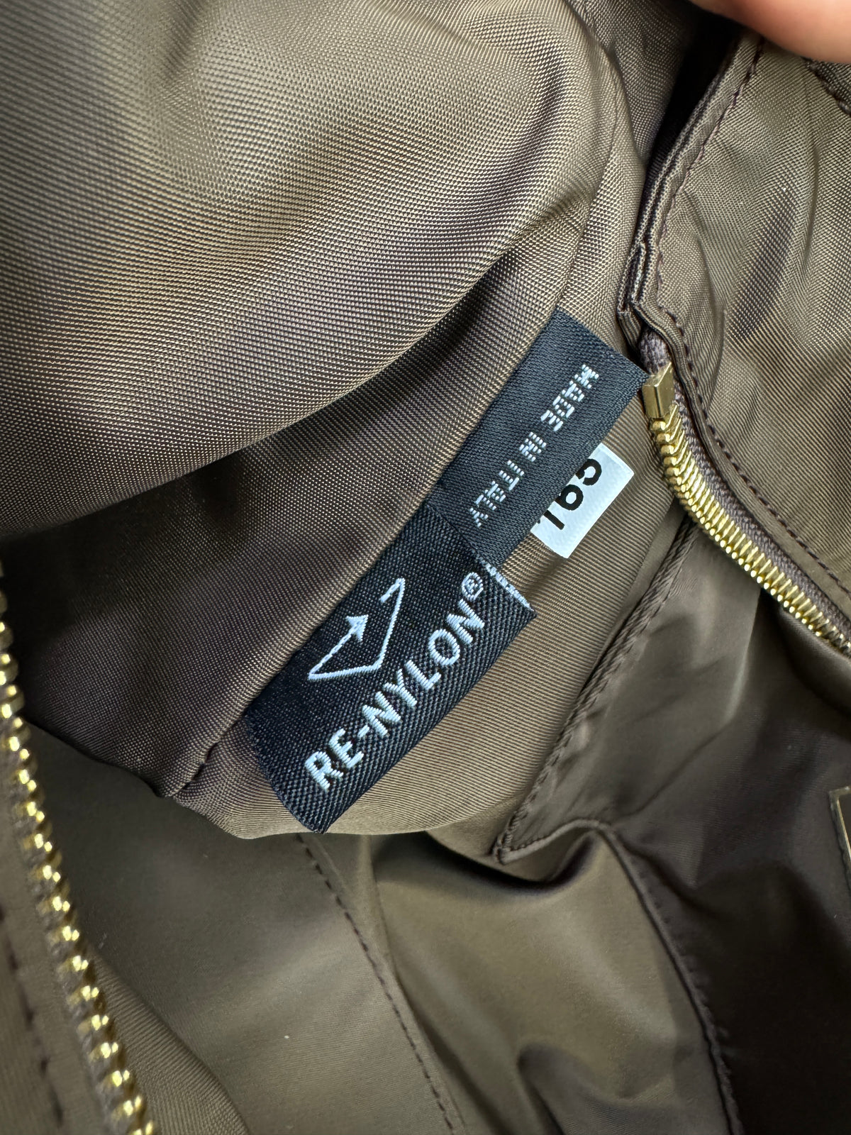 PRADA Re-nylon Explore Large 深棕色
