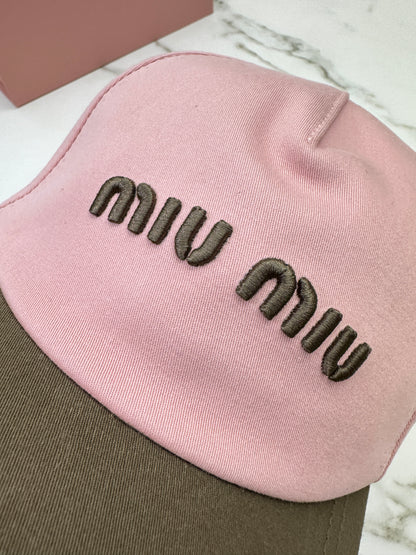 MIU MIU 鴨舌帽 粉紅拼咖啡色￼