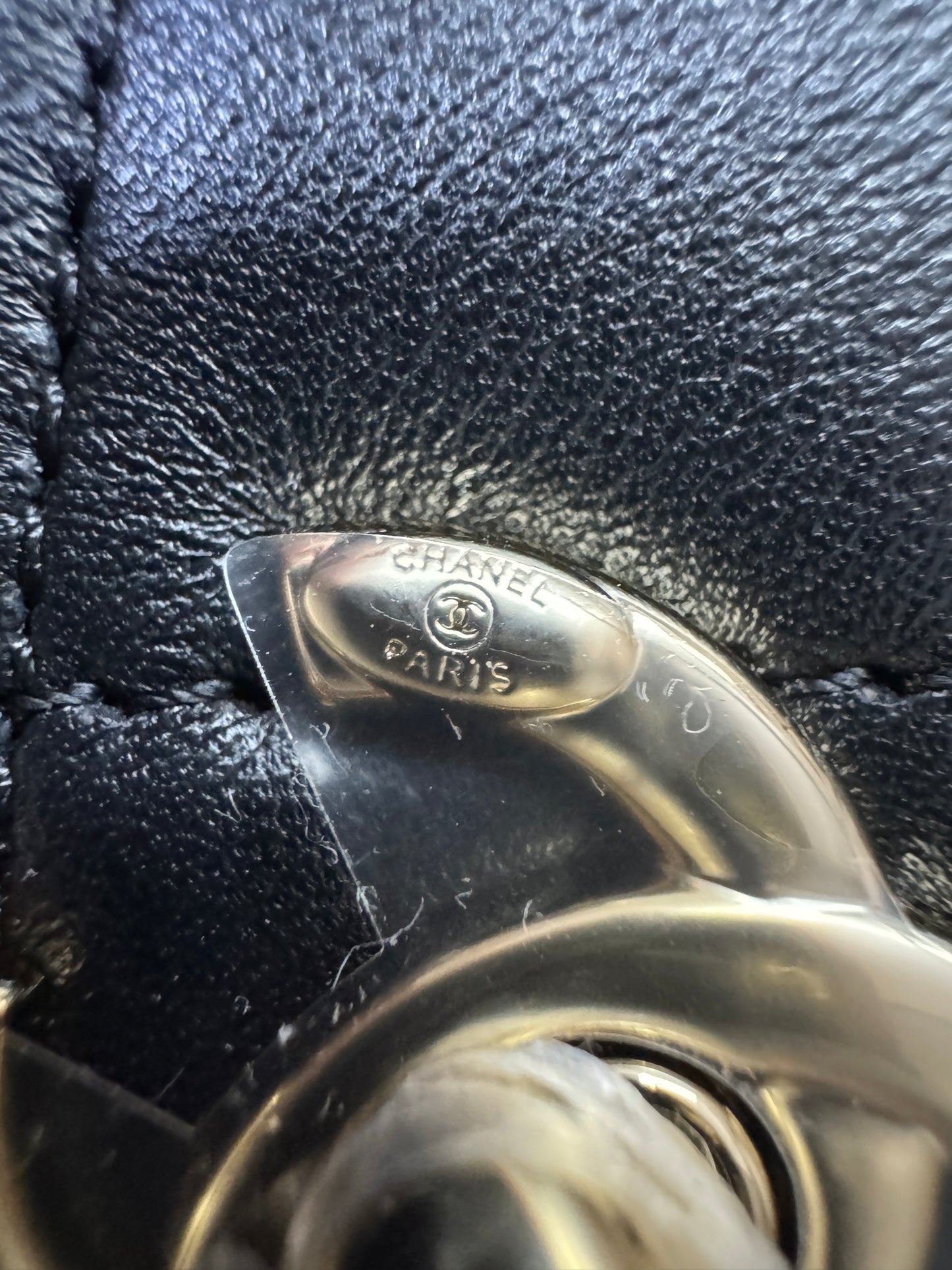 CHANEL Duma 胎牛皮 黑色 Small