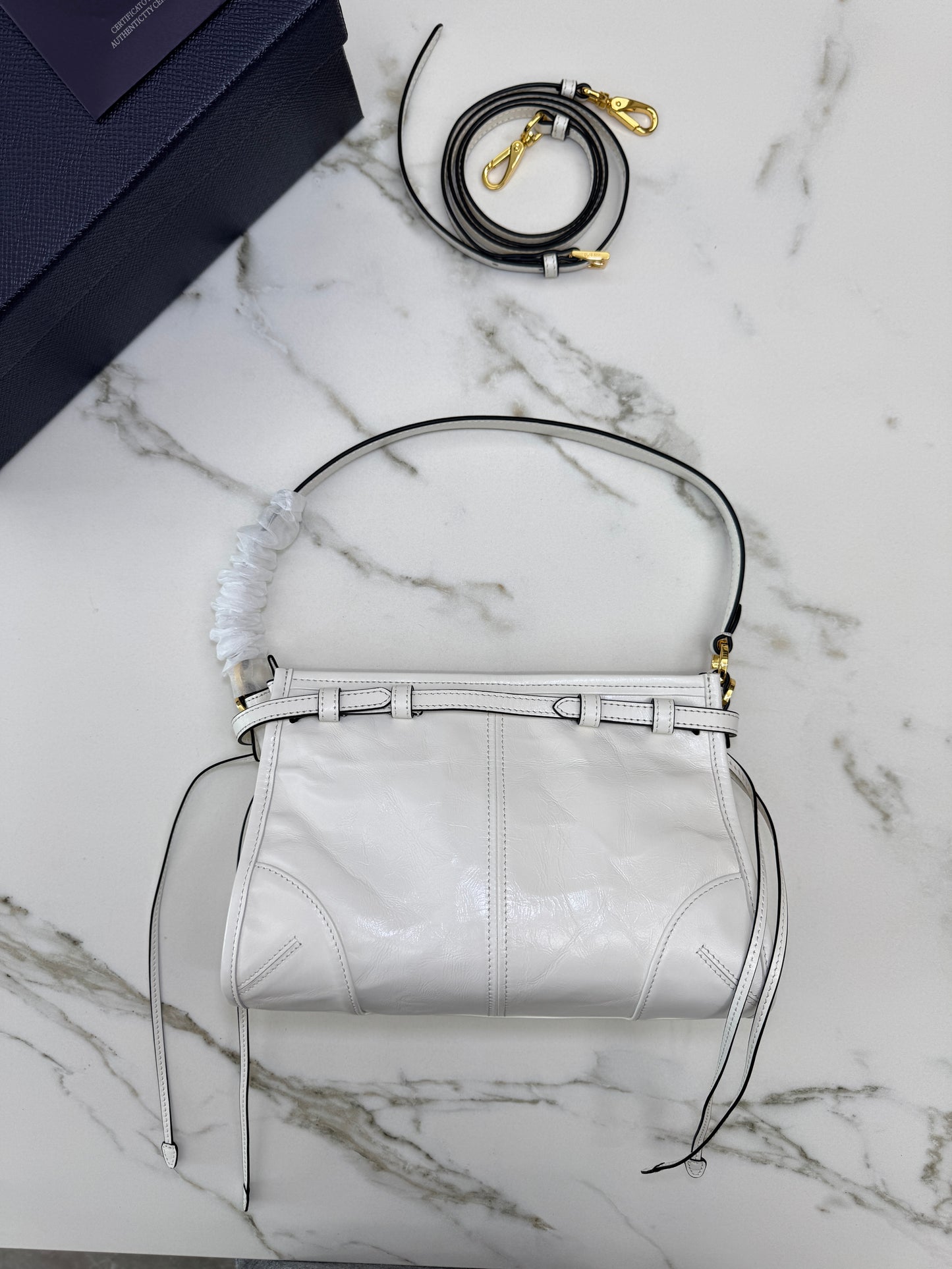 PRADA Bonnie Hobo 白色油蠟皮