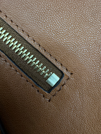 CELINE Soft Triomphe Half Moon 焦糖棕