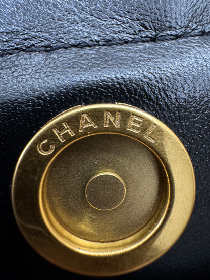 CHANEL 22Bag Medium 黑金