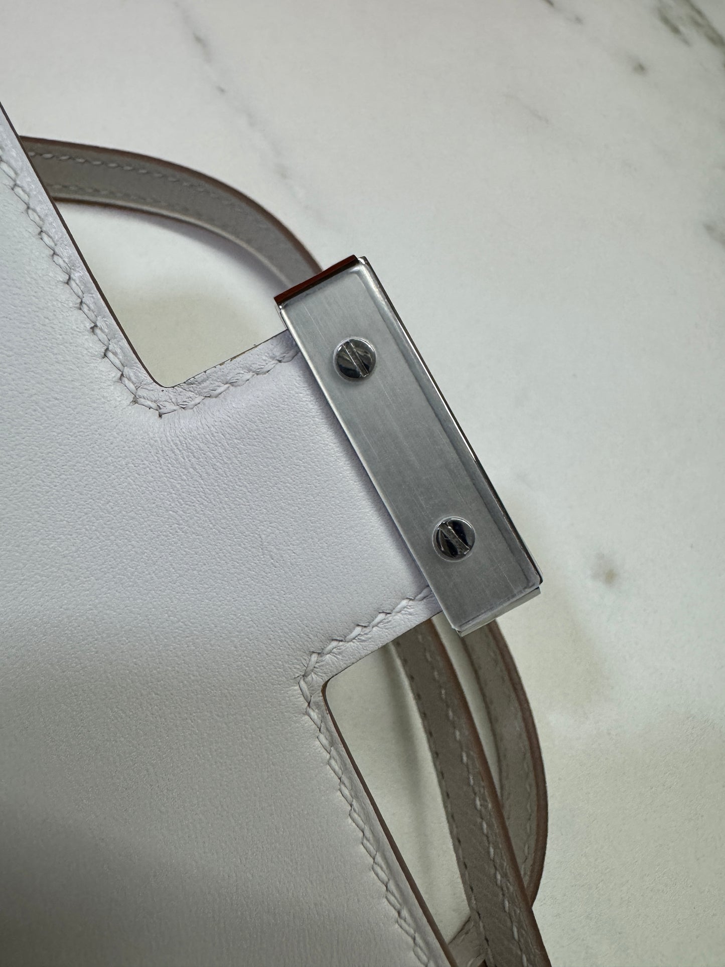 HERMES Mini Constance 奶灰色銀扣 Epsom M4 Gris Pale PHW