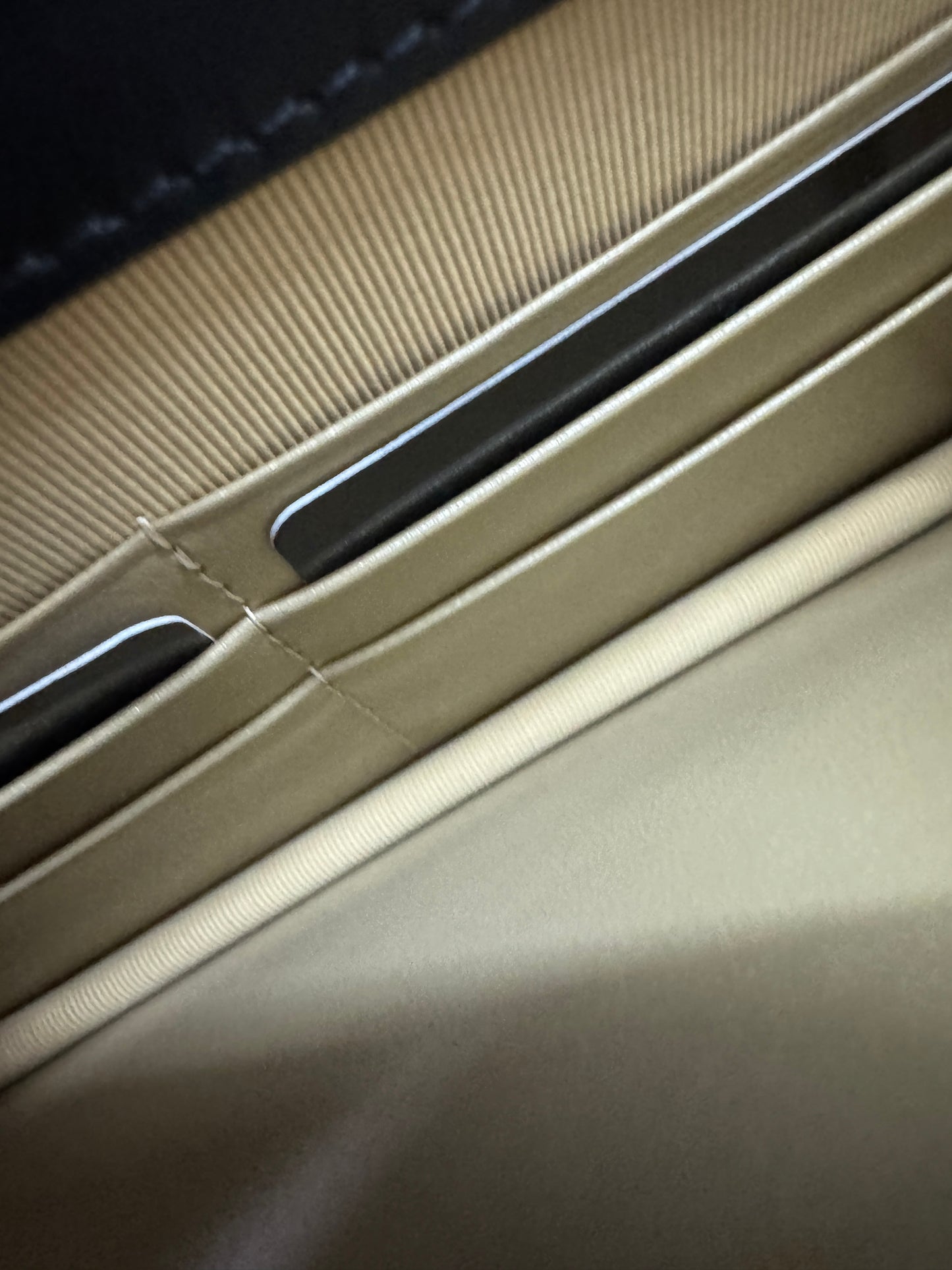 CHANEL woc 24A 琺瑯調節扣 羊皮 黑