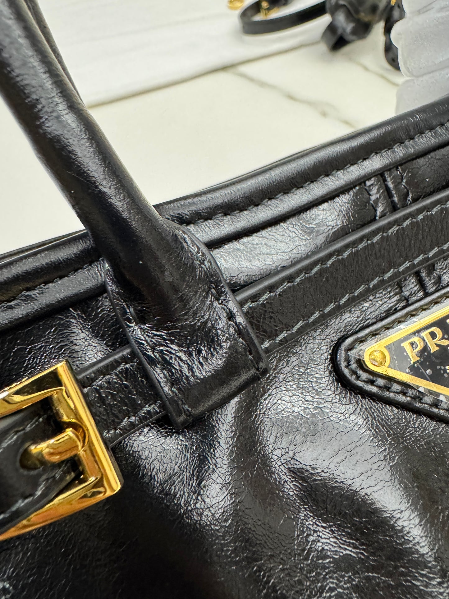 PRADA Mini Bonnie 油蠟牛皮