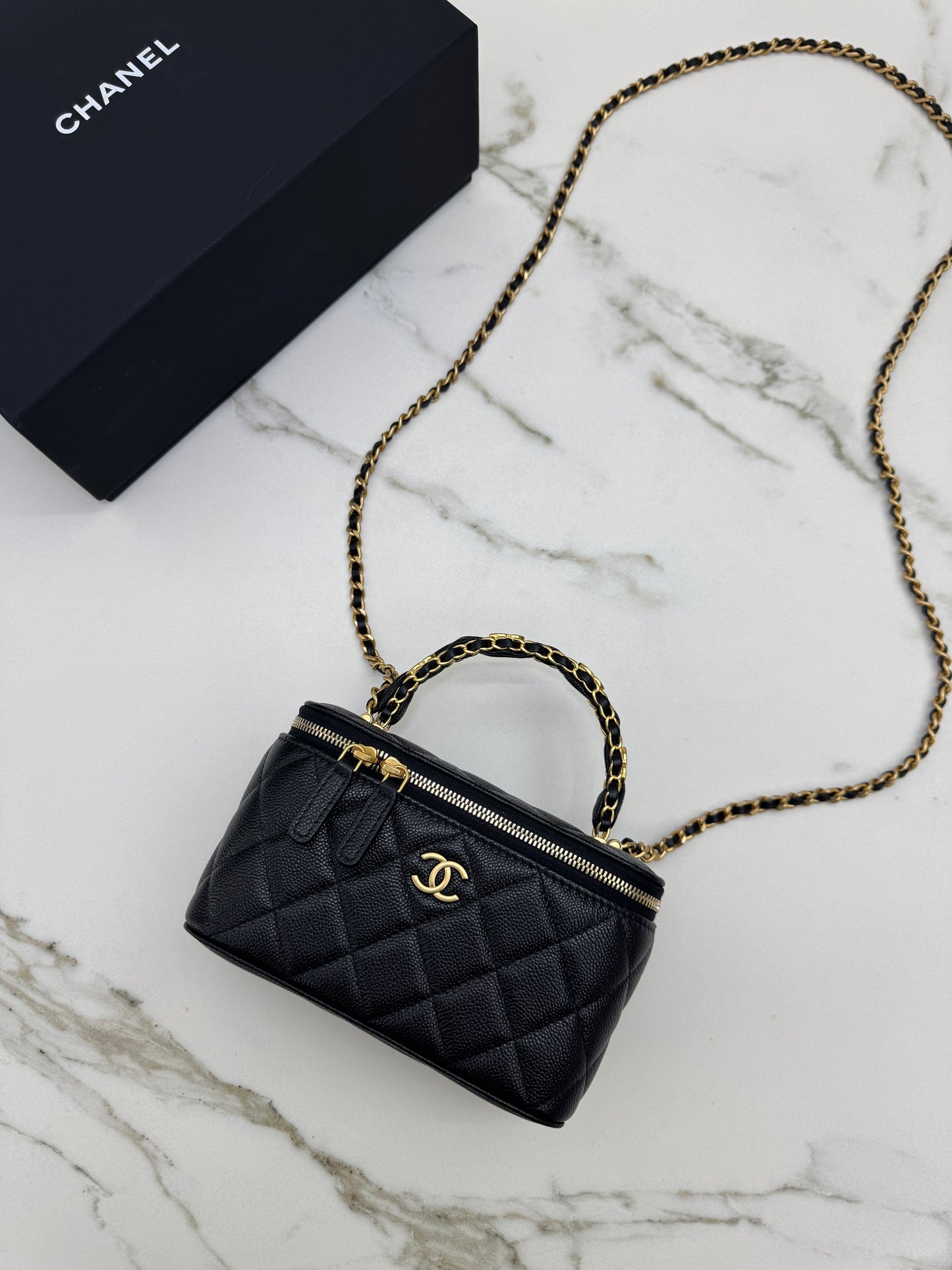 CHANEL 25B 牛皮手柄長盒