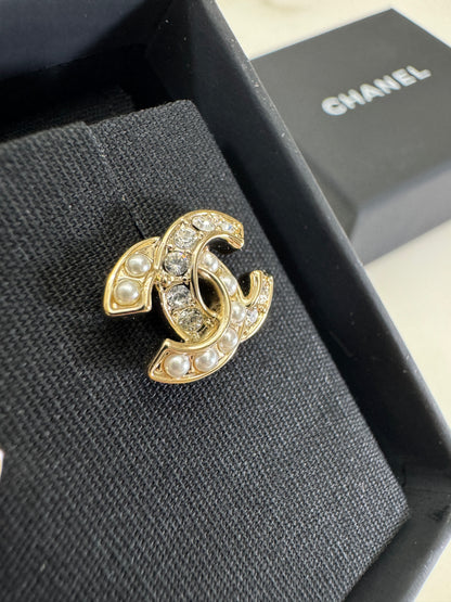 CHANEL 22A 珍珠拼鑽耳環