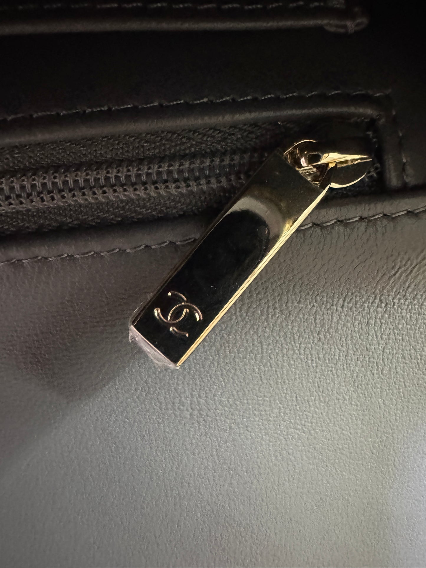 CHANEL 23K Mini CF with Top Handle 手柄CF 深灰色羊皮