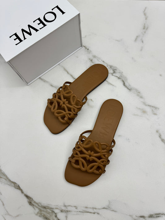 LOEWE Anagram Sandals 卡其棕