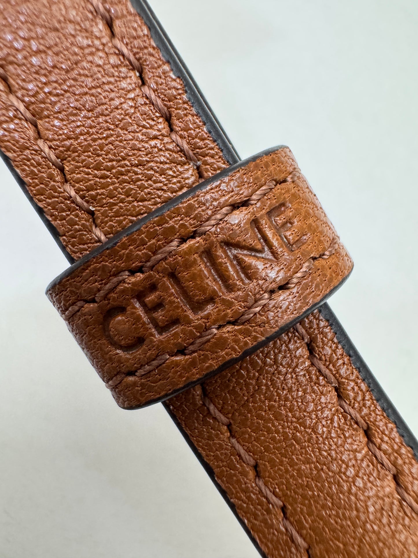 CELINE Soft Triomphe Half Moon 焦糖棕