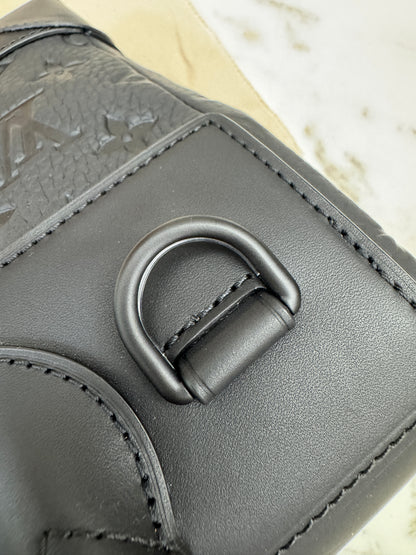 LV Steamer PM Ultra Black