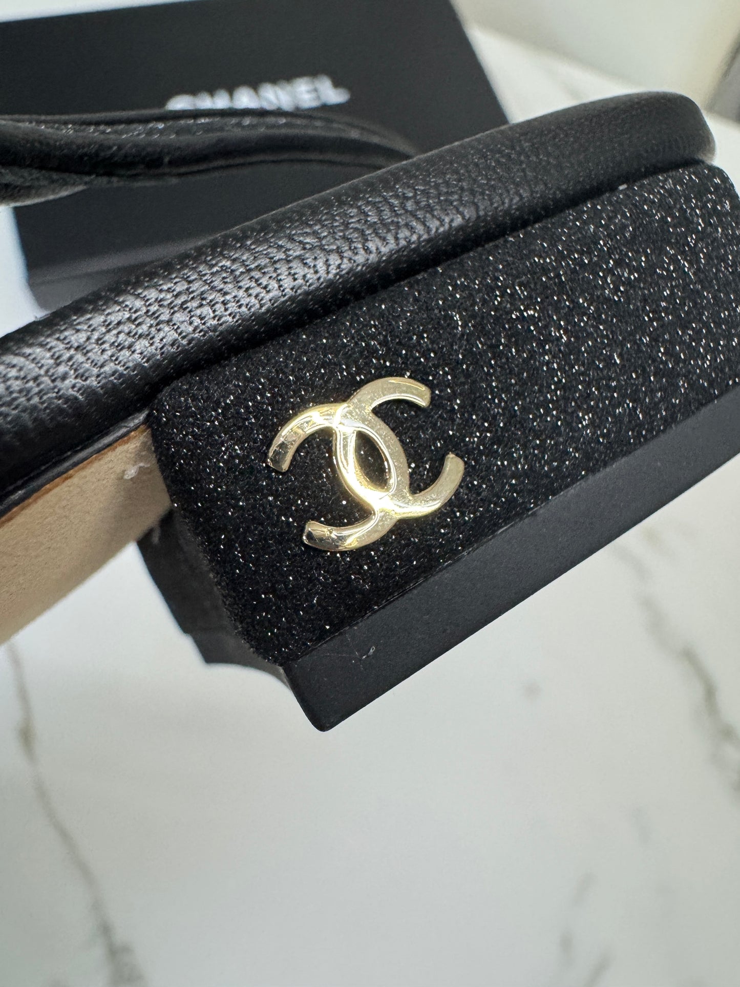 CHANEL 黑色細閃 Slingback