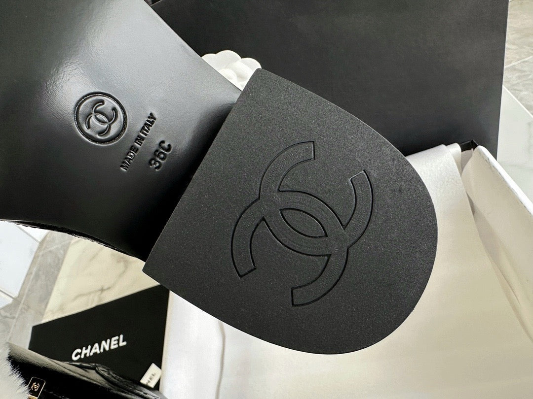 CHANEL 系帶馬丁靴￼油蠟牛皮23B￼