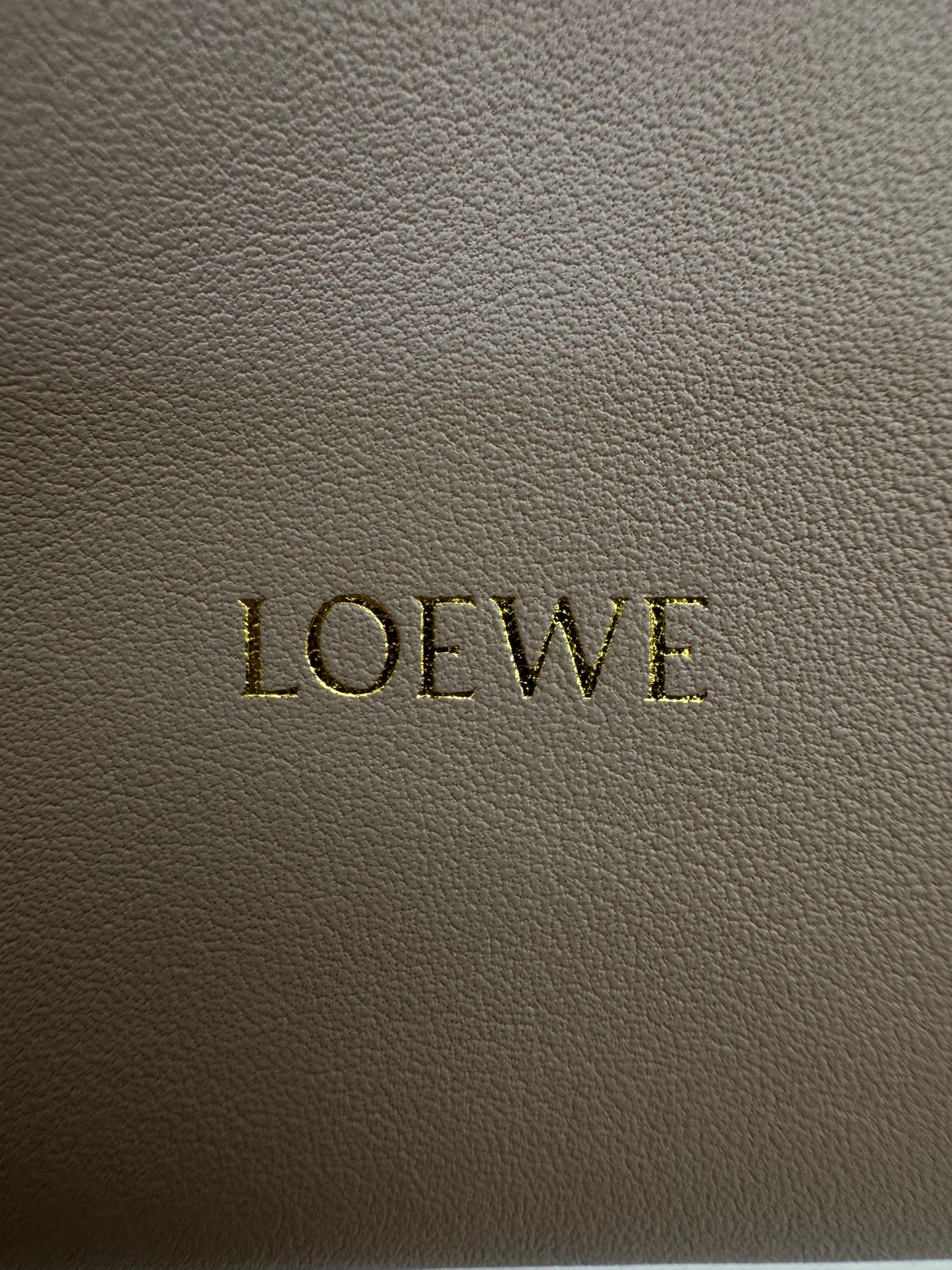 LOEWE Mini Flamenco Purse 沙色 Sand【另加胸針和甜甜圈鏈條】
