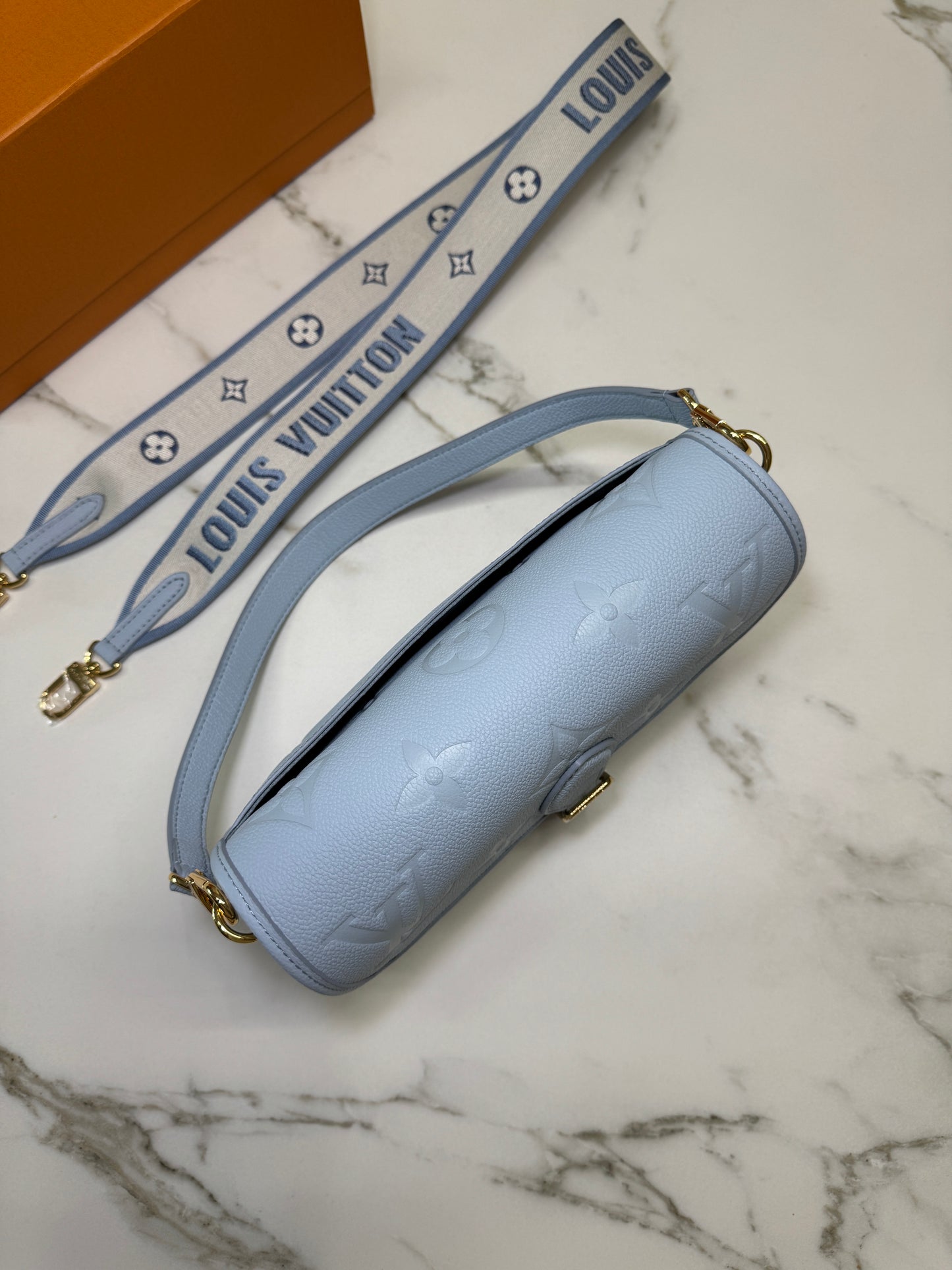 LV Diane 全皮粉藍 Baby Blue